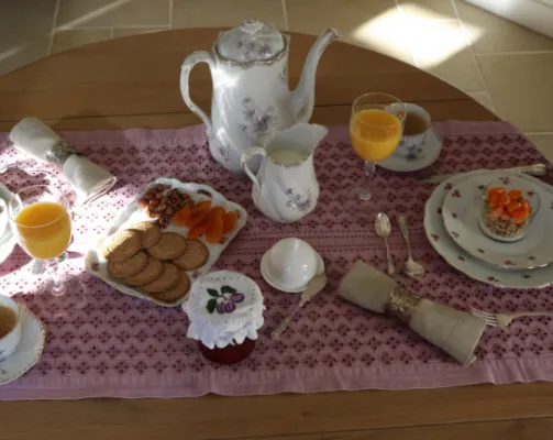 rooms-photo-breakfast